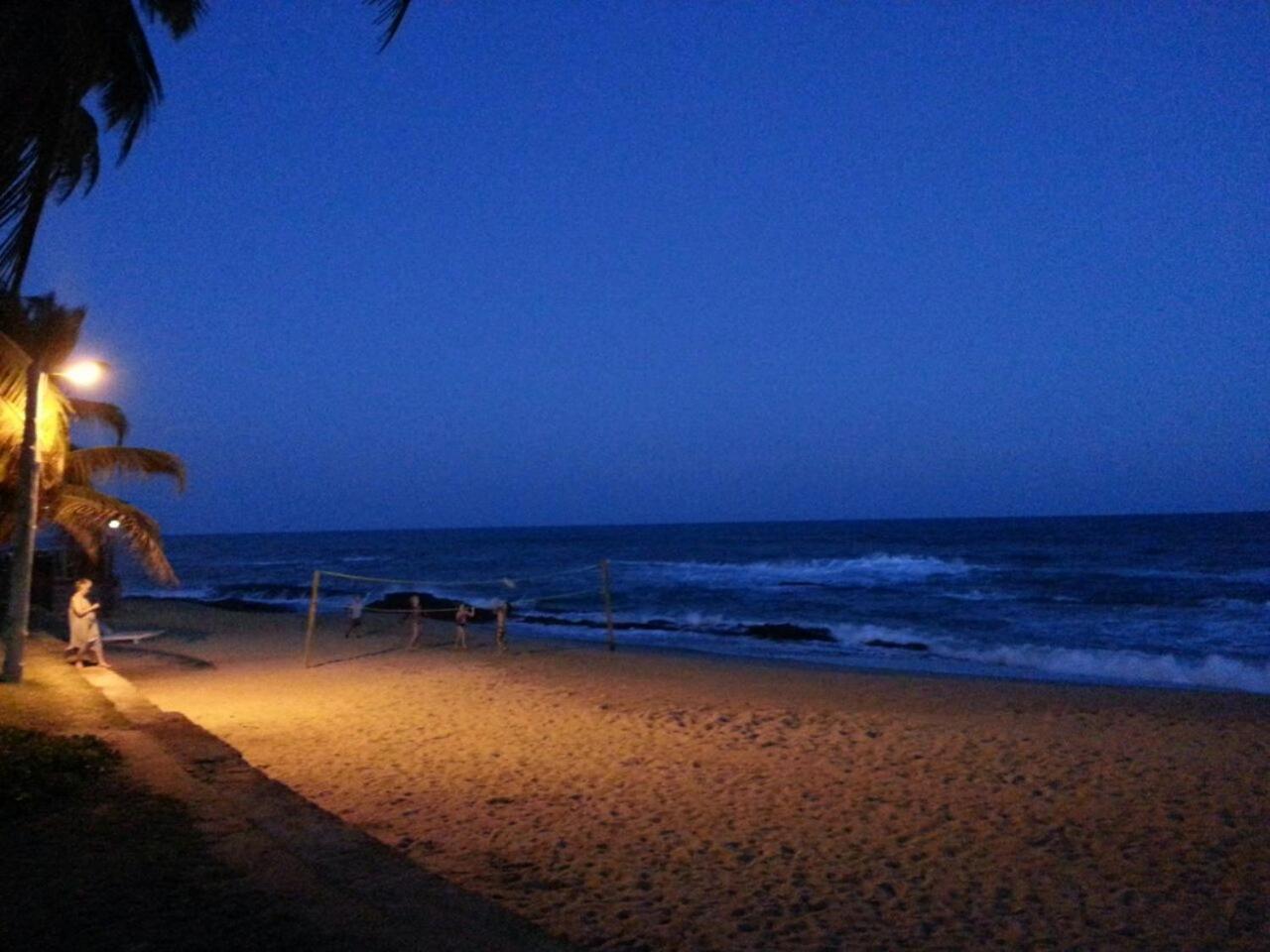 Coconut Grove Beach Resort Elmina Экстерьер фото